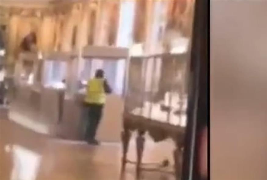 Βίντεο-ντοκουμέντο από τη στιγμή της ληστείας στο Μουσείο του Λούβρου (X)