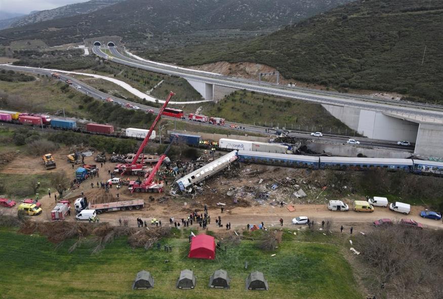 Τέμπη (AP Photo/Giannis Papanikos)