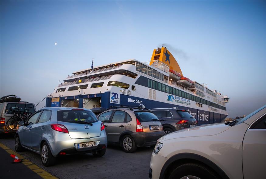 Αυξημένη κίνηση στο λιμάνι του Πειραιά / Eurokinissi