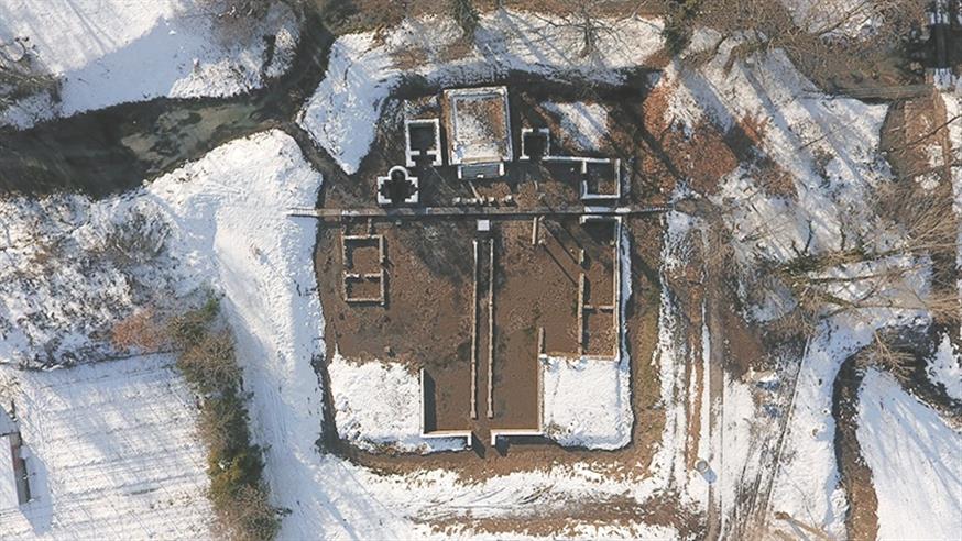 Τα χιόνια που λιώνουν αποκαλύπτουν τα μνημεία του Δίου, το οποίο φωτογράφισε με drone ο Νίκος Παπαγεωργίου της ΕΦΑ Πιερίας
