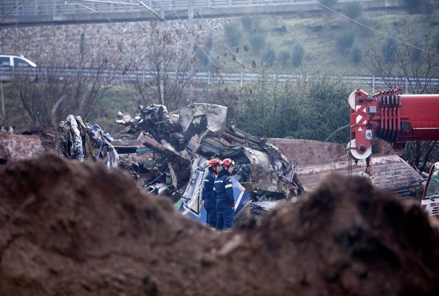 Εικόνα από τη σιδηροδρομική τραγωδία στα Τέμπη/AP IMAGES