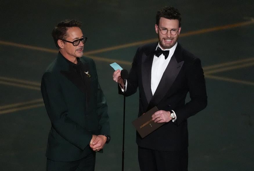 Robert Downey Jr. και Chris Evans (Copyright: Chris Pizzello/Invision/AP)