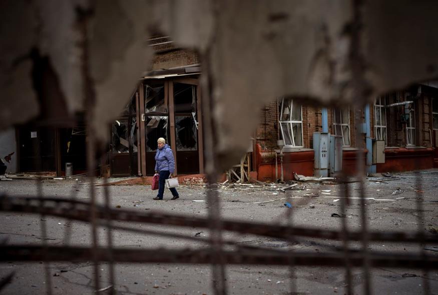 Καταστροφή στο Κίεβο (AP Photo/Emilio Morenatti)