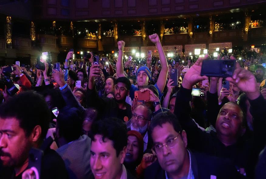 Πανηγυρισμοί για τη νίκη Μαμντάνι/AP