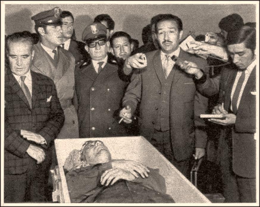 Ο Κουιντανίγια καμάρωνε περιχαρής πλάι στο πτώμα του Ίντι Περέδο...