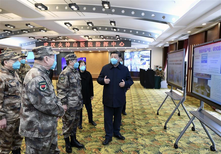 Ο Κινέζος πρόεδρος σε νοσοκομείο στη Γουχάν/(Xie Huanchi/Xinhua via AP)