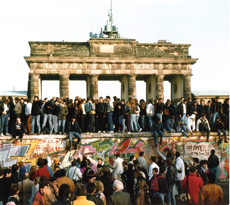 Τείχος του Βερολίνου/(AP Photo)