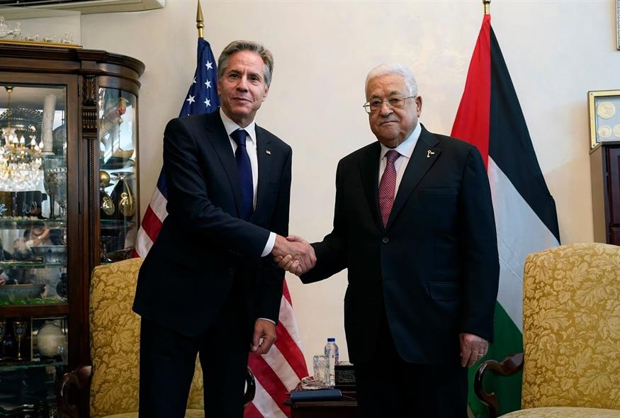 Ο υπουργός Εξωτερικών των ΗΠΑ Άντονι Μπλίνκεν συναντάται με τον Παλαιστίνιο πρόεδρο Μαχμούντ Αμπάς στο Αμμάν της Ιορδανίας (AP Photo/Jacquelyn Martin, Pool)