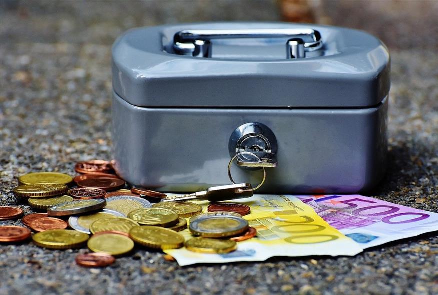 Λεφτά - Επιδόματα - Συντάξεις / Pixabay