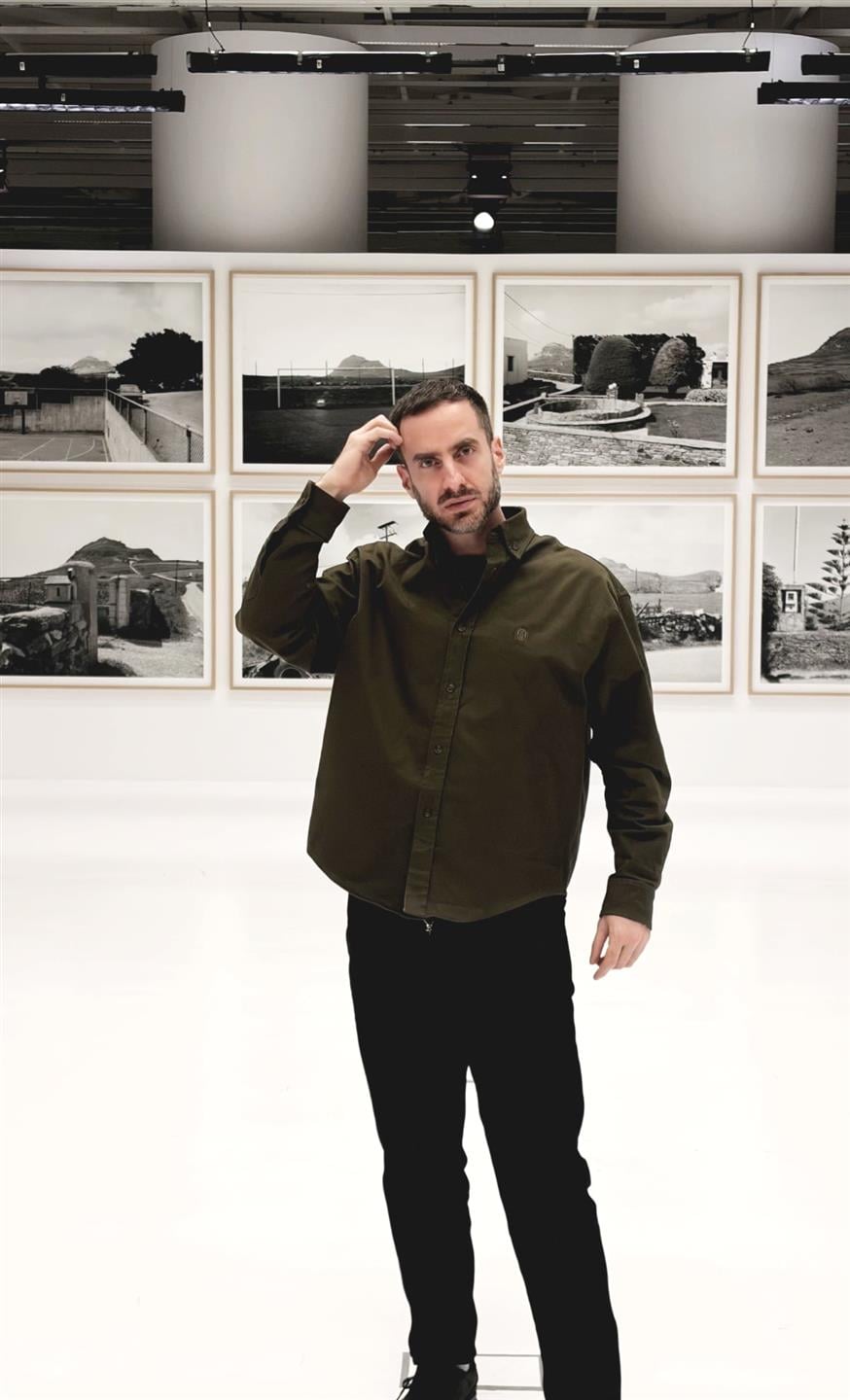 Aντώνης Μυλωνάκης «Tο επόμενο βιβλίο ενηλίκων που ετοιμάζω είναι υπερβολικά τολμηρό και τελείως διαφορετικό από όσα έχω κάνει. Τρέμω στην ιδέα να κυκλοφορεί. Όλοι μου λένε όχι αλλά εγώ tο πιστεύω πολύ» λέει ο Αντώνης Μυλωνάκης