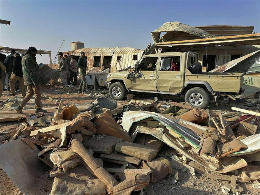 Τα ερείπια από τον αμερικανικό βομβαρδισμό κατά του Σουλεϊμανί (ap)