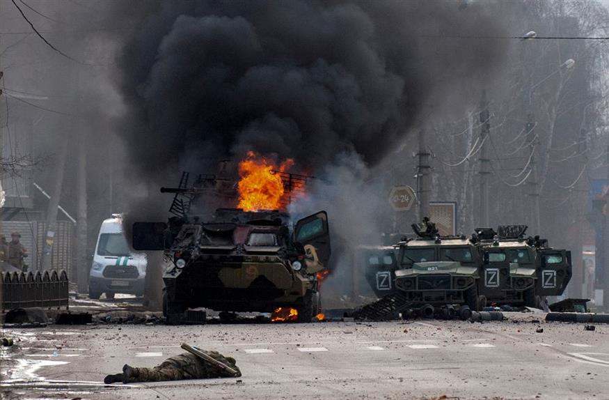 Μαίνεται ο πόλεμος στην Ουκρανία / AP Photo/Marienko Andrew, File