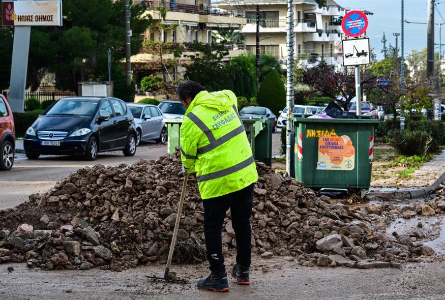 Κακοκαιρία στη Άνω Γλυφάδα/ Eurokinissi (gallery)
