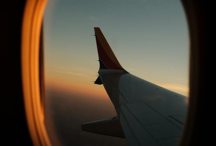 Εφιαλτικές στιγμές έζησαν 219 επιβάτες πτήσης αεροσκάφους της United Airlines (UNSPLASH)