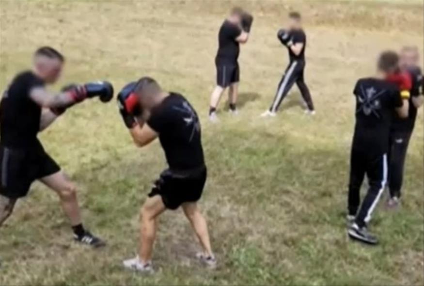Κροατία: Η στρατιωτική εκπαίδευση των χούλιγκαν των Bad Blue Boys
