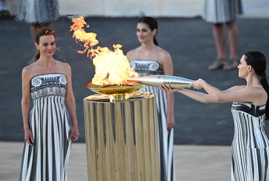 Τελετή παράδοσης της Ολυμπιακής Φλόγας των Ολυμπιακών αγώνων «Παρίσι 2024»