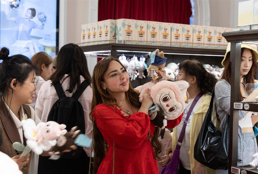 Weekend - Labubu - gallery Weekend - Labubu - gallery