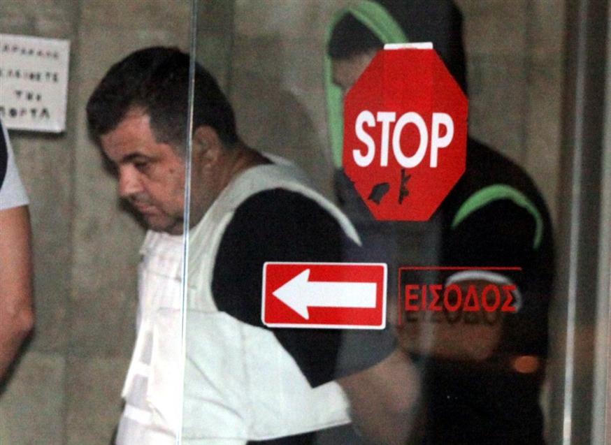 Ο Ρουπακιάς οδηγείται στον Εισαγγελέα. /copyright Eurokinissi