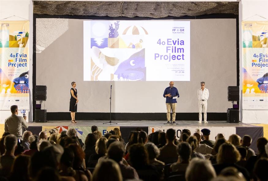 H γενική διευθύντρια του φεστιβάλ Ελίζ Ζαλαντό, ο υφυπουργός Πολιτισμού, αρμόδιος για θέματα Σύγχρονου Πολιτισμού, Ιάσονας Φωτήλας και ο καλλιτεχνικός διευθυντής Ορέστης Ανδρεαδάκης