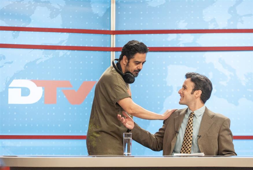 Ο ηθοποιός Γιώργος Μπένος με τον σκηνοθέτη Sherif Francis στα γυρίσματα της ταινίας «Τελευταία κλήση»