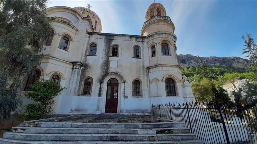 Ο Άγιος Γεώργιος Σαντραπέ ήταν έτοιμος να καταρρεύσει μέχρι το τέλος του 2020 / φωτογραφία ethnos.gr