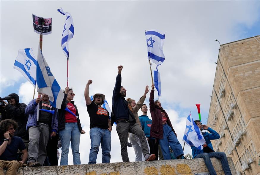Τεταμένη η κατάσταση στο Ισραήλ: Χιλιάδες διαδηλωτές έξω από τη Βουλή / ΑP (GALLERY)