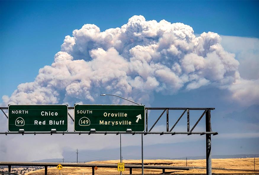 Ενισχύεται επικίνδυνα η μεγάλη φωτιά στην Καλιφόρνια
