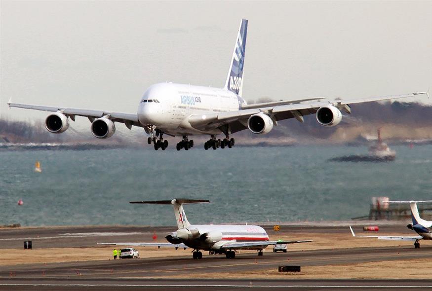 Αεροσκάφος τύπου Airbus A380 εν ώρα προσγείωσης/Associated Press