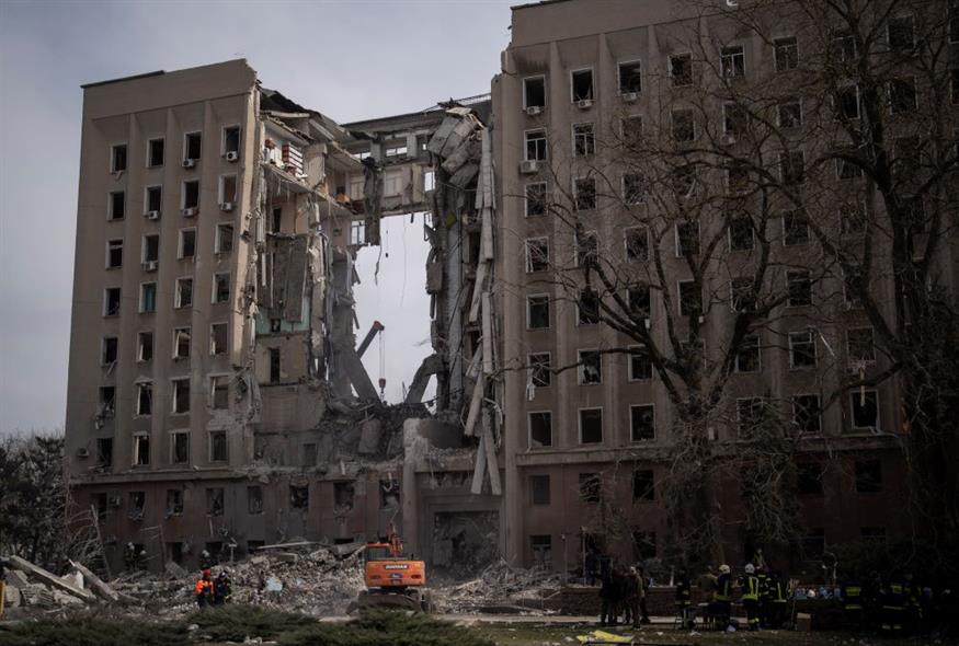 Το κτίριο που χτυπήθηκε από ρωσικό πλήγμα στο Μικολάιβ