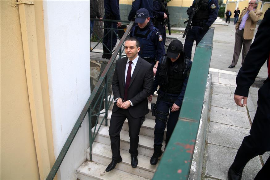 Ο Ηλίας Κασιδιάρης οδηγείται στα δικαστήρια (eurokinissi)
