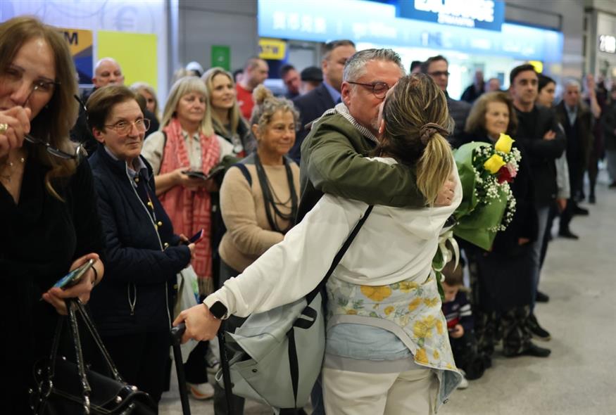 Επαναπατρισμός Ελλήνων από το Ντουμπάι (ΙΝΤΙΜΕ) Επαναπατρισμός Ελλήνων από το Ντουμπάι (ΙΝΤΙΜΕ)