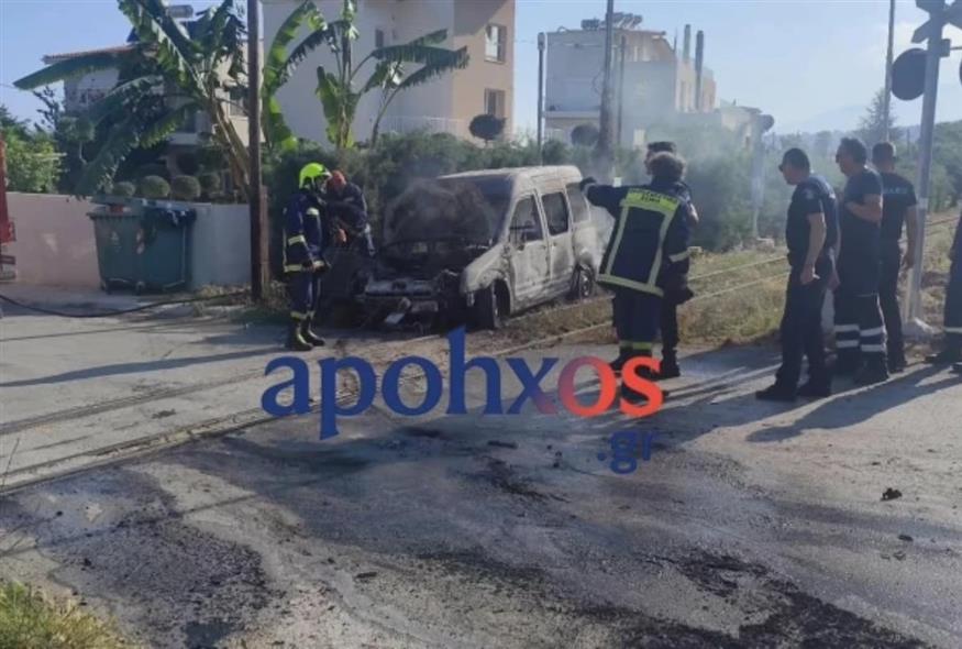 Φωτιά σε εν κινήσει όχημα στα Βραχνέϊκα (apohxos.gr) Φωτιά σε εν κινήσει όχημα στα Βραχνέϊκα (apohxos.gr)