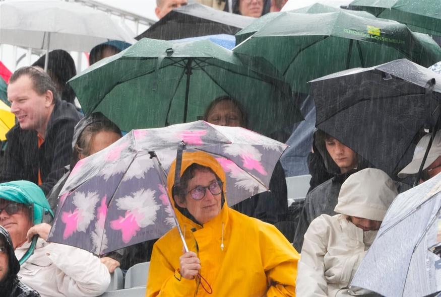 Η καταιγίδα Nils πλήττει τη Γαλλία (ΑP)