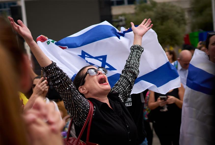 Πανηγυρισμοί και δάκρυα χαράς σε Ισραήλ και Γάζα για την υπογραφή της συμφωνίας