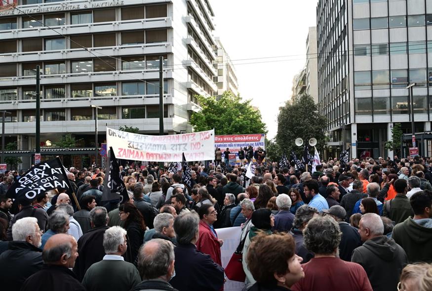 Συλλαλητήριο των εργαζομένων της ΛΑΡΚΟ στο Σύνταγμα (EUROKINISSI) - gallery