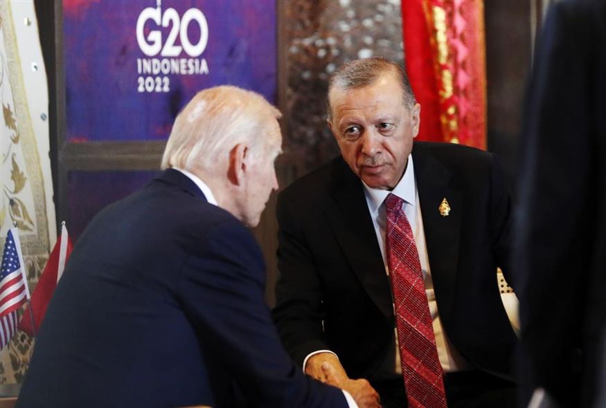 Φωτογραφία από τη συνάντηση του Μπάιντεν με τον Ερντογάν (Made Nagi/Pool Photo via AP)