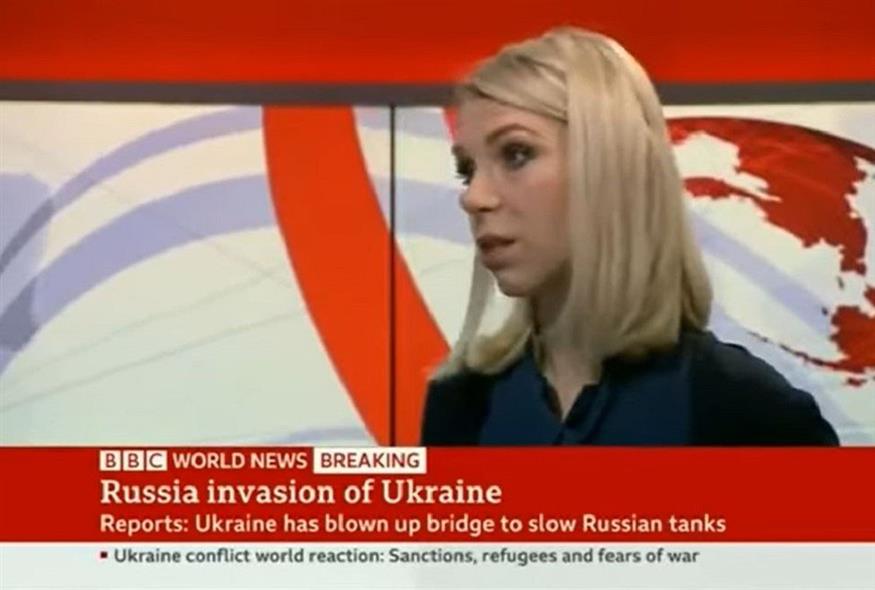 Η στιγμή που ουκρανή δημοσιογράφος βλέπει το σπίτι της βομβαρδισμένο (Video Capture)