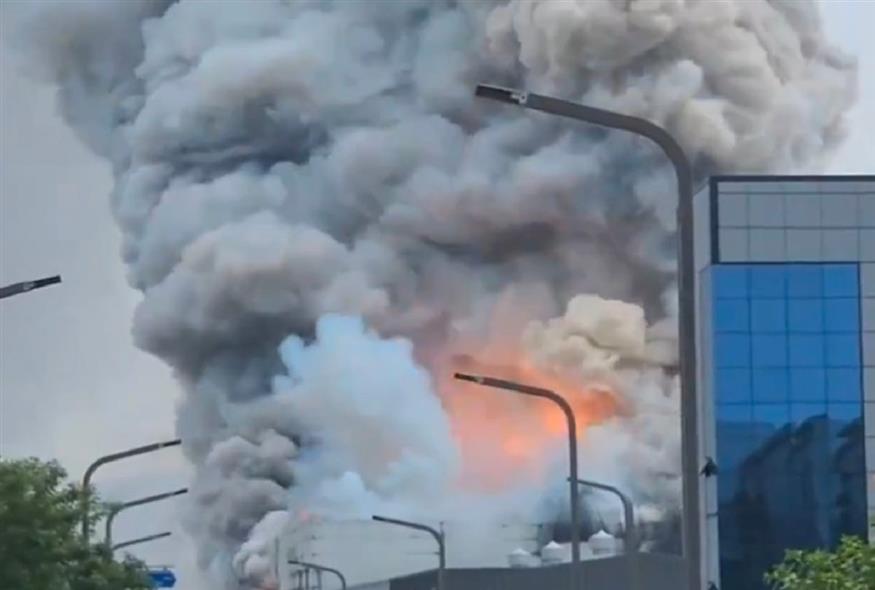 Μεγάλη φωτιά σε εργοστάσιο στη Νότια Κορέα(Χ)