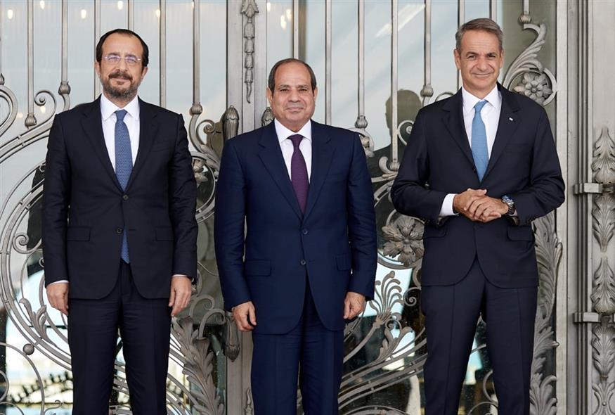 Χριστοδουλίδης, Σίσι και Μητσοτάκης κατά την Τριμερή στην Αίγυπτο (ΔΗΜΗΤΡΗΣ ΠΑΠΑΜΗΤΣΟΣ/ Γ.Τ ΠΡΩΘΥΠΟΥΡΓΟΥ/EUROKINISSI)