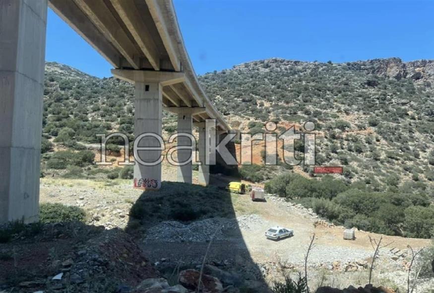 Κρήτη: Νεκρή γυναίκα που έπεσε από γέφυρα στον ΒΟΑΚ (neakriti.gr)