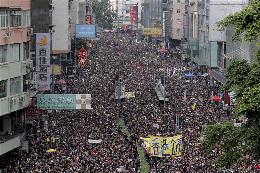 Ιστορική διαδήλωση στην Κίνα (AP Photo/Kin Cheung)