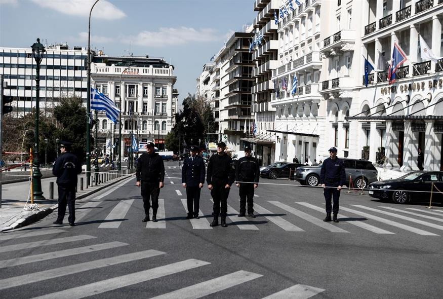 Κυκλοφοριακές ρυθμίσεις στο κέντρο της Αθήνας (ΤΑΤΙΑΝΑ ΜΠΟΛΑΡΗ/EUROKINISSI)