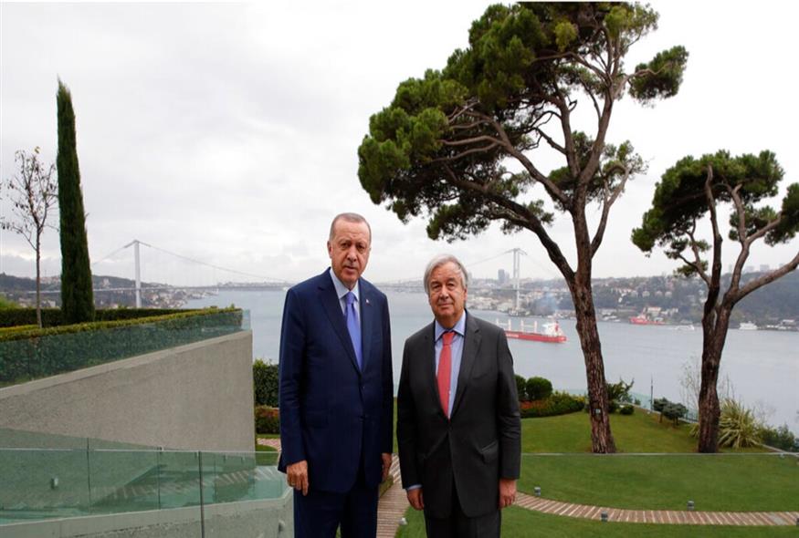 Ο Αντόνιο Γκουτέρες με τον Ρετζέπ Ταγίπ Ερντογάν/Presidential Press Service via AP, Pool