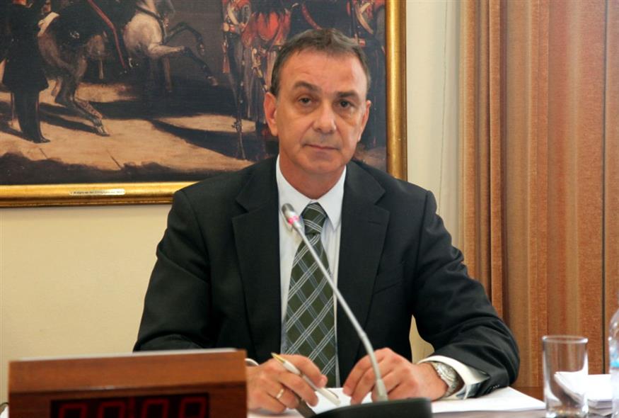 Ο Δημήτρης Τσιρώνης στη Βουλή/EUROKINISSI-ΓΙΑΝΝΗΣ ΠΑΝΑΓΟΠΟΥΛΟΣ