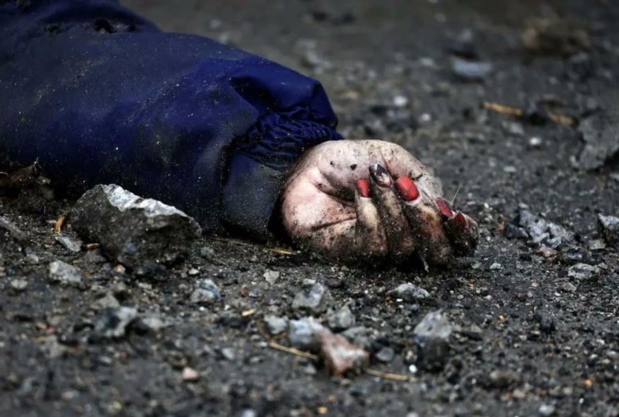 H Ιρίνα Φίλκινα, η σορός της οποίας αναγνωρίστηκε από τα κόκκινα νύχια της, έγινε σύμβολο του πολέμου στην Ουκρανία (twitter/ukraine_world)