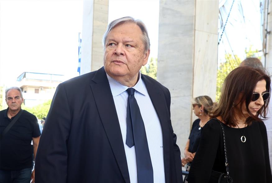 Εξόδιος ακολουθία της Λένας Σαμαρά (gallery)