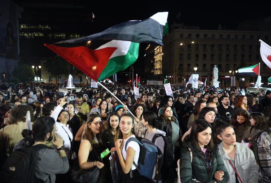 Ολονύχτια δράση διαμαρτυρίας υπέρ της Παλαιστίνης  (EUROKINISSI) - gallery