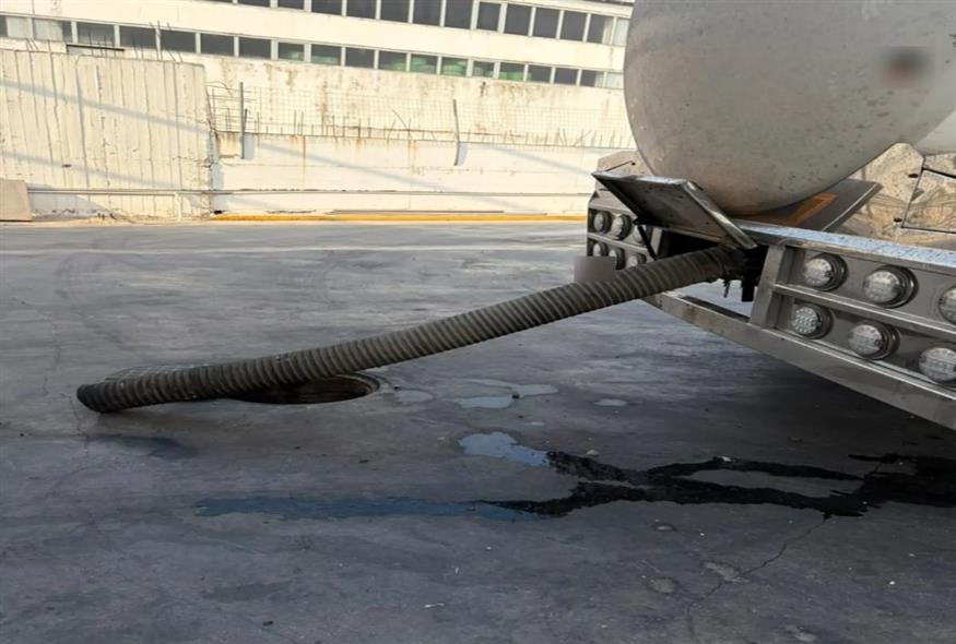 Βυτιοφόρο στον Κηφισό Βυτιοφόρο στον Κηφισό