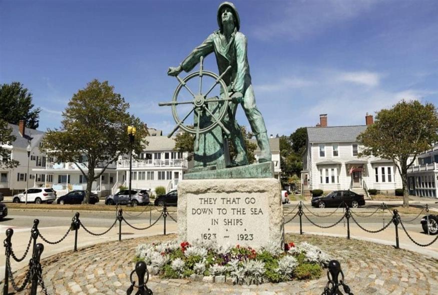 Το μνημείο των ναυτικών στο λιμάνι του Γκλόστερ