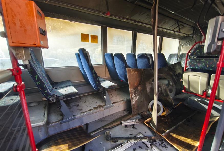 Φωτιά σε λεωφορείο στη Θεσσαλονίκη (ΛΙΑ ΦΩΚΑ/EUROKINISSI)